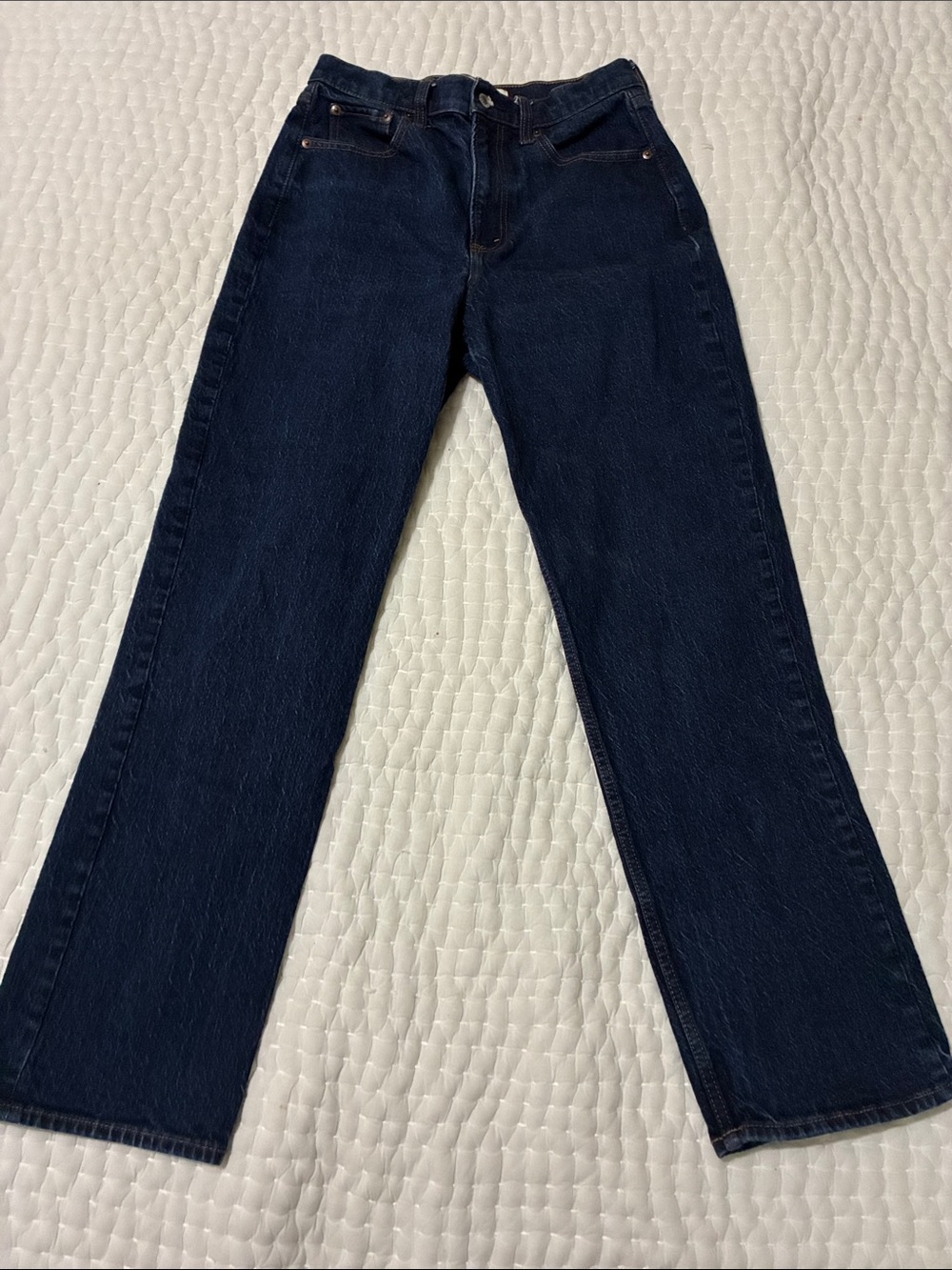 Abercrombie & Fitch “Curve Love” Ultra High-Rise 90s Straight Jeans 29